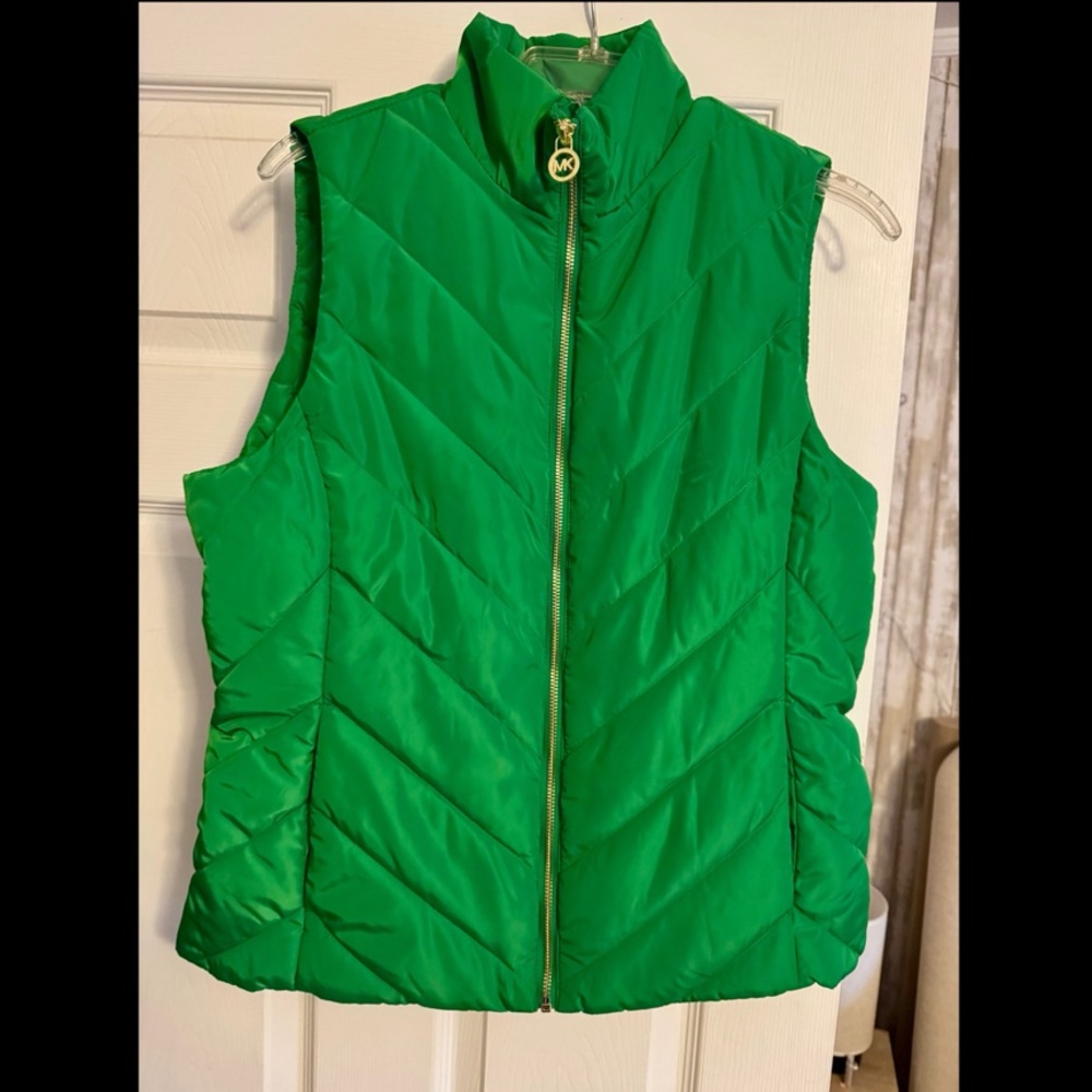 Kelly Green Women’s Puffer Vest NWT
